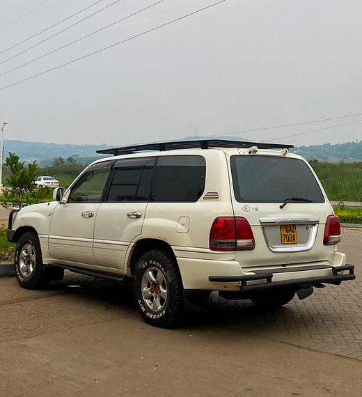 land-cruiser-V8-car-rental-uganda