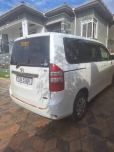 Toyota Noah Rental